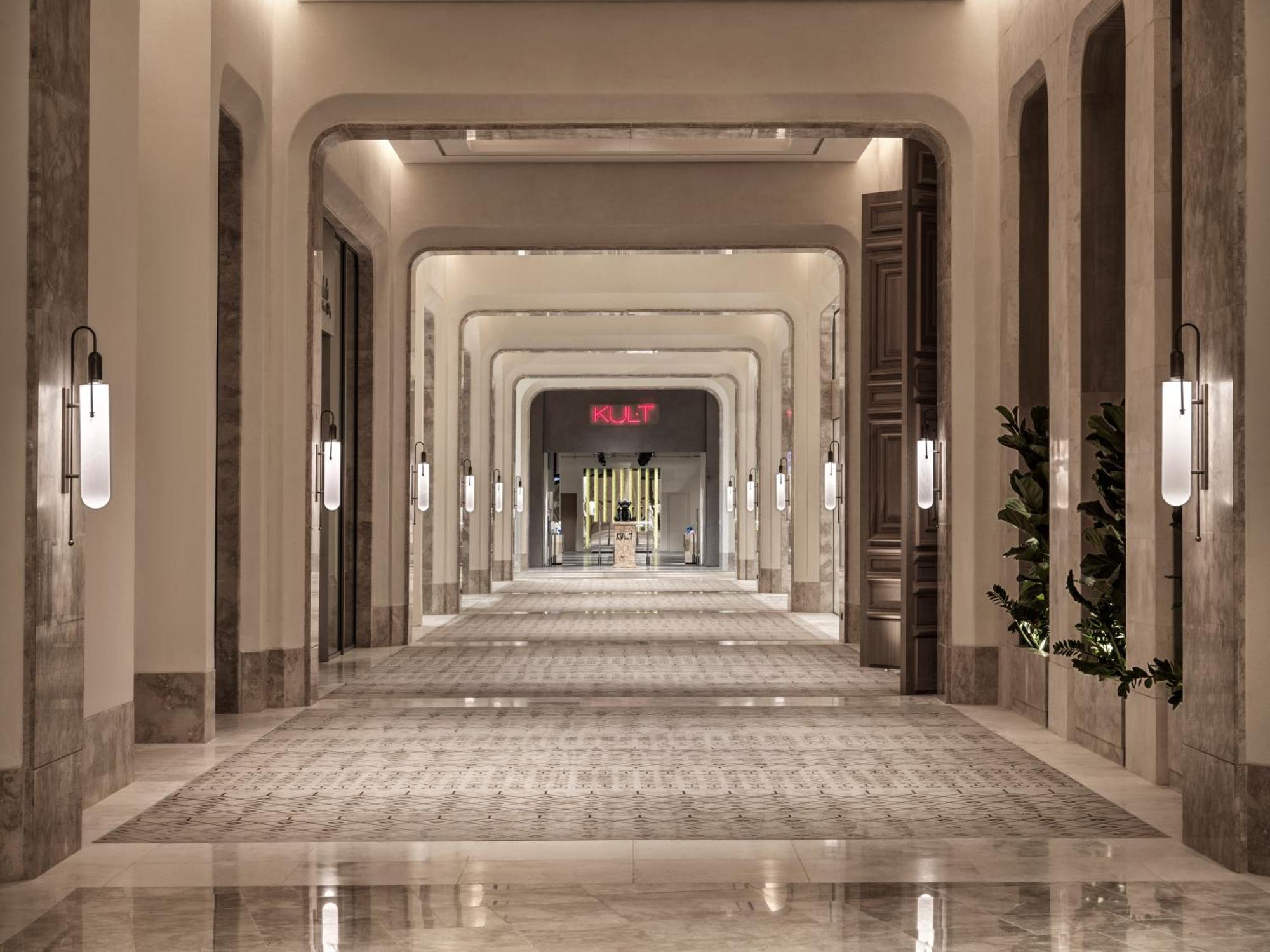 City Of Dreams Mediterranean - Integrated Resort, Casino & Entertainment 레메소스 외부 사진 The interior of the hotel