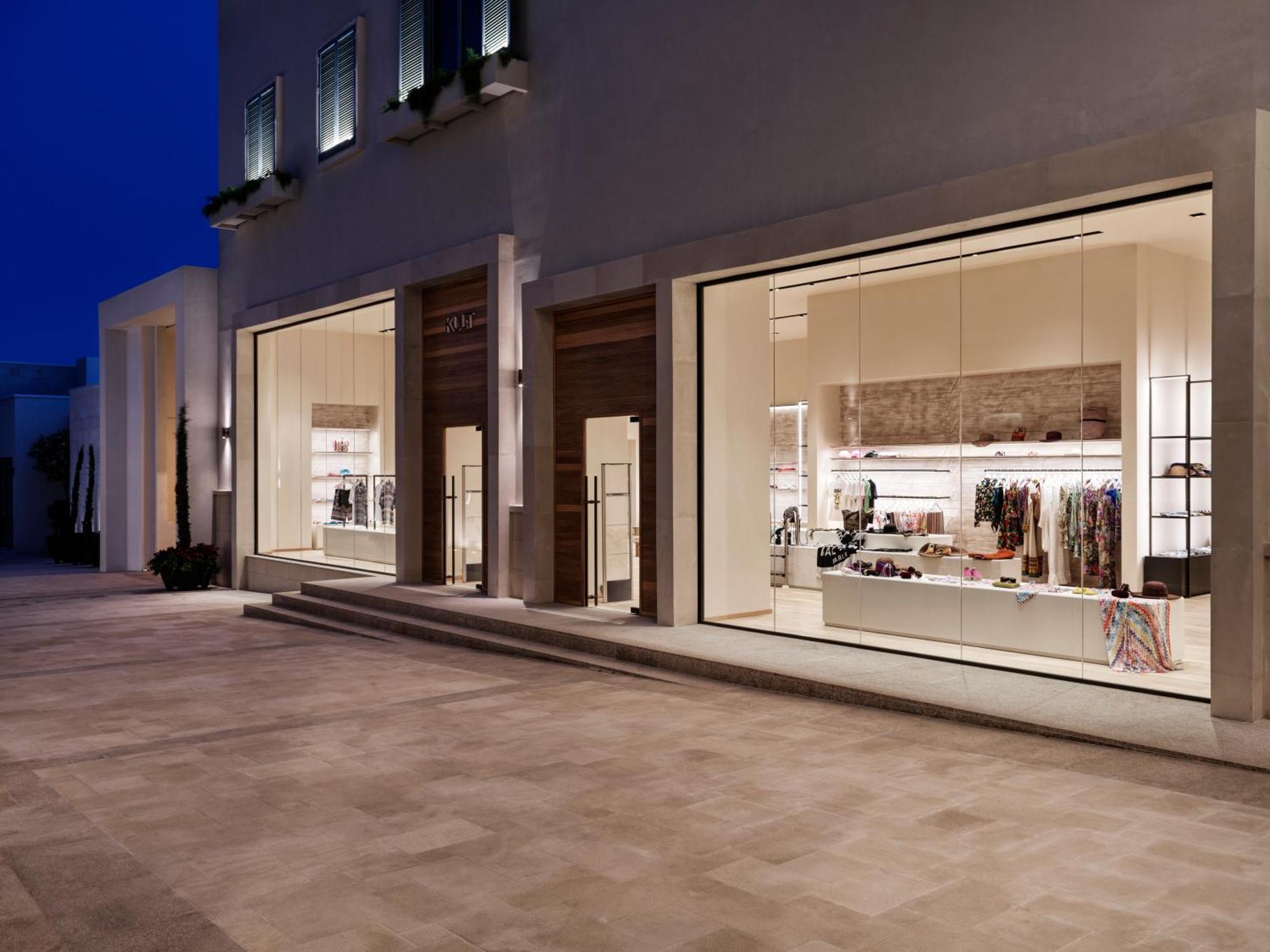 City Of Dreams Mediterranean - Integrated Resort, Casino & Entertainment 레메소스 외부 사진 The Row store in Porto Cervo, Sardinia