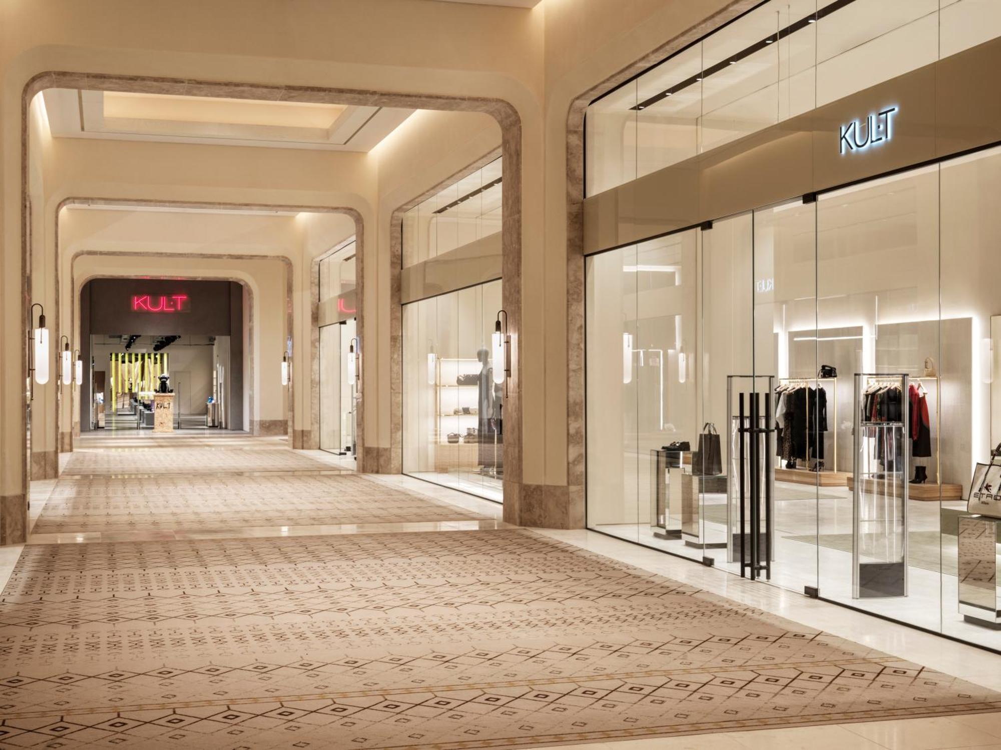 City Of Dreams Mediterranean - Integrated Resort, Casino & Entertainment 레메소스 외부 사진 The interior of the mall