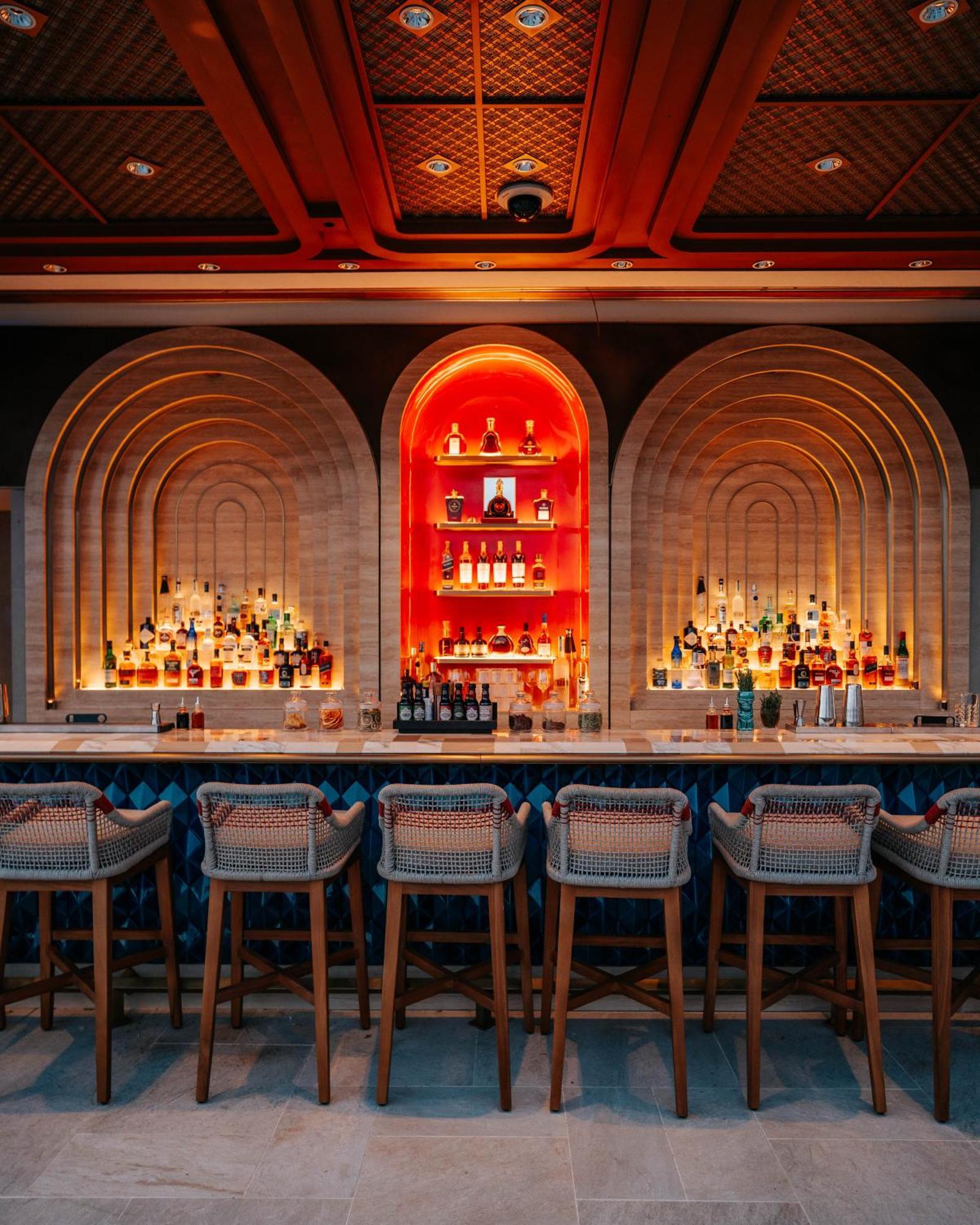 City Of Dreams Mediterranean - Integrated Resort, Casino & Entertainment 레메소스 외부 사진 The bar at the 1919