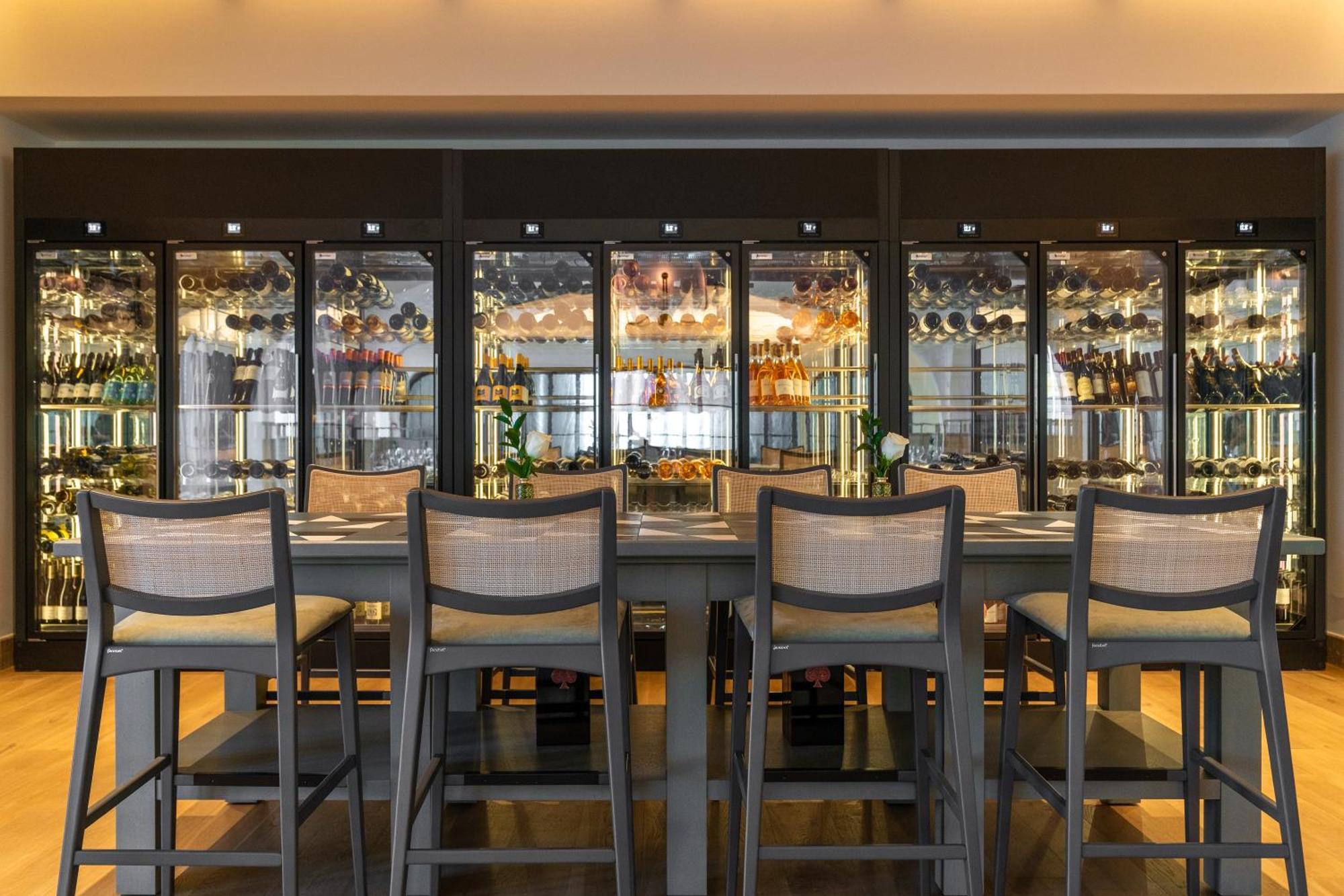 City Of Dreams Mediterranean - Integrated Resort, Casino & Entertainment 레메소스 외부 사진 The bar at the restaurant