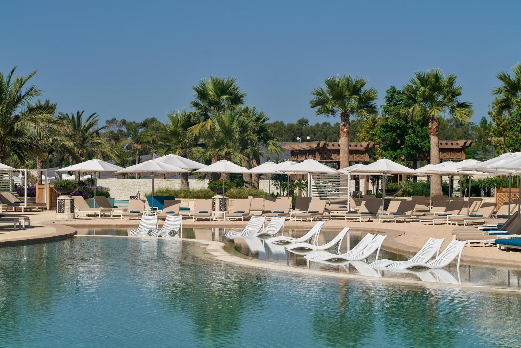 City Of Dreams Mediterranean - Integrated Resort, Casino & Entertainment 레메소스 외부 사진 The swimming pool at the resort